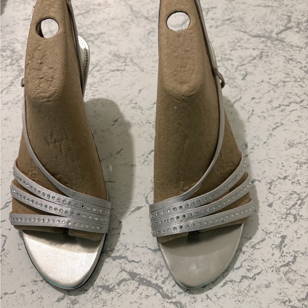 Nina Shoes in Silver Glitz, Size 8. Very little wear.  3” heel.